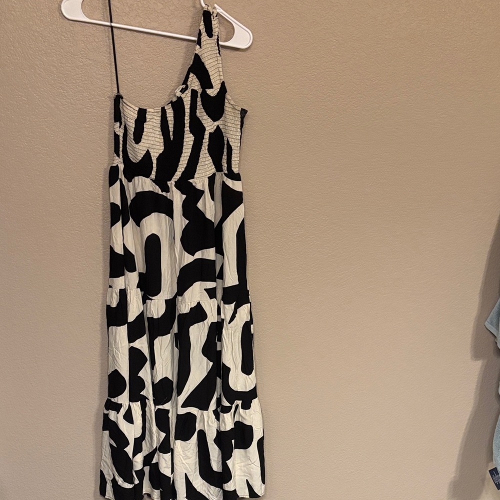 Elegant One Shoulder Black and White Dress